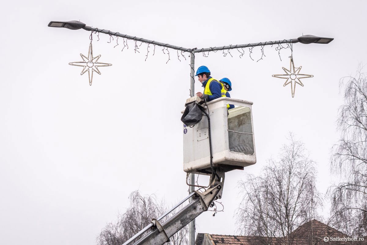 November végén gyúlnak fel az ünnepi fények •  Fotó: Pinti Attila