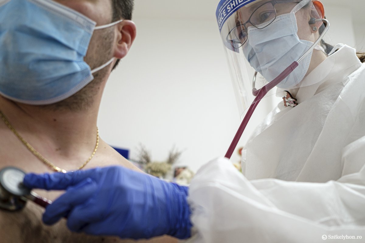 A légúti megbetegedések esetében a tüdőgyulladással diagnosztizáltak száma nőtt a legnagyobb mértékben egy hét alatt Hargita megyében •  Fotó: Veres Nándor