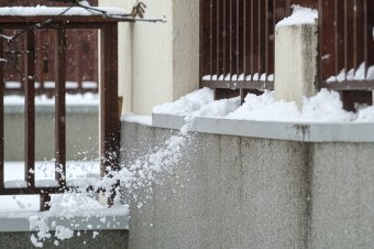 „Ülök a hóban, a lábam lefagy...” Dalok a hóról és a havazásról
