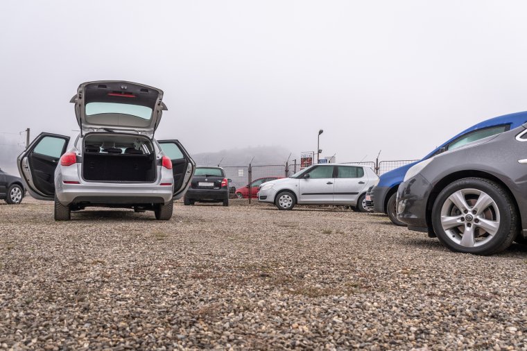 Autópiaci visszaesést hozott a koronavírus-járvány