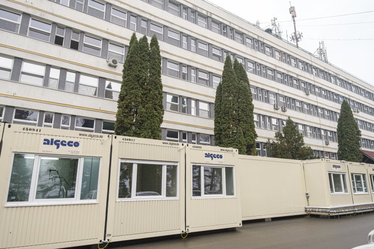 Tízezer fölött maradt az új fertőzéses esetek száma
