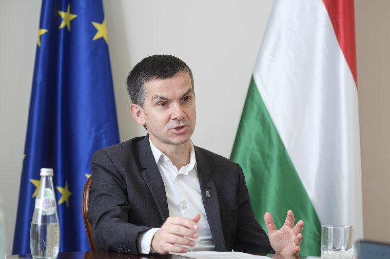 Mindenki számára előnyös a gazdaságfejlesztés – Tóth László csíkszeredai főkonzul szerint megerősödött az erdélyi magyarság
