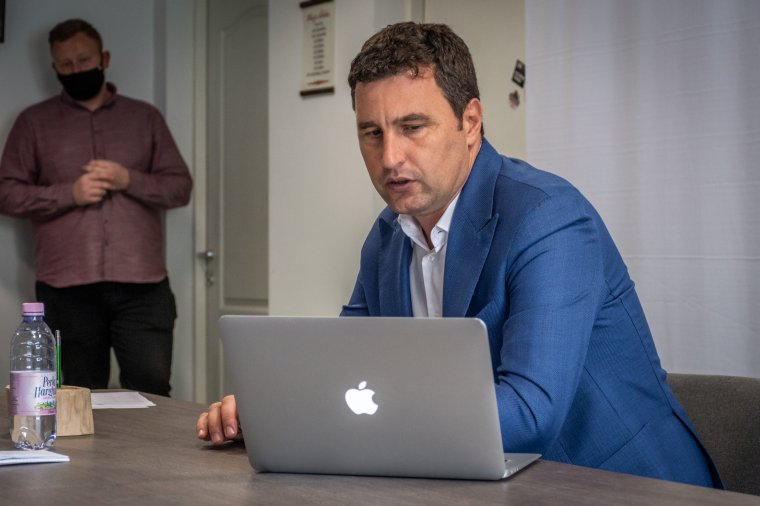 Minden Barna rokon? Névazonosság alapján igyekszik felelőssé tenni a környezetvédelmi minisztert medveügyben a román sajtó