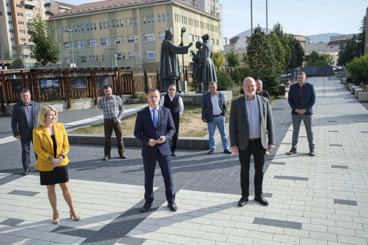 Többséget szerezne a megyei tanácsban és az önkormányzatokban az EMSZ