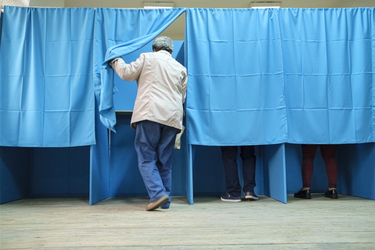 A választások menetrendjének kidolgozását sürgeti a PSD szóvivője, aki szerint utána lehet dönteni az összevonásról