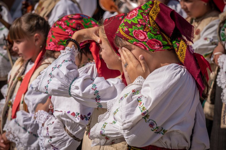 Magyar házat avattak a csángóföldi Nagypatakon