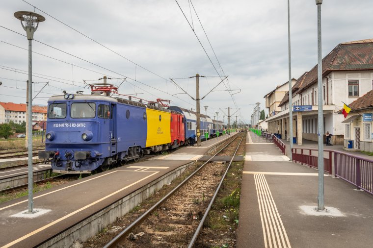 Interneten megismert fiúhoz próbált eljutni egy kiskorú lány