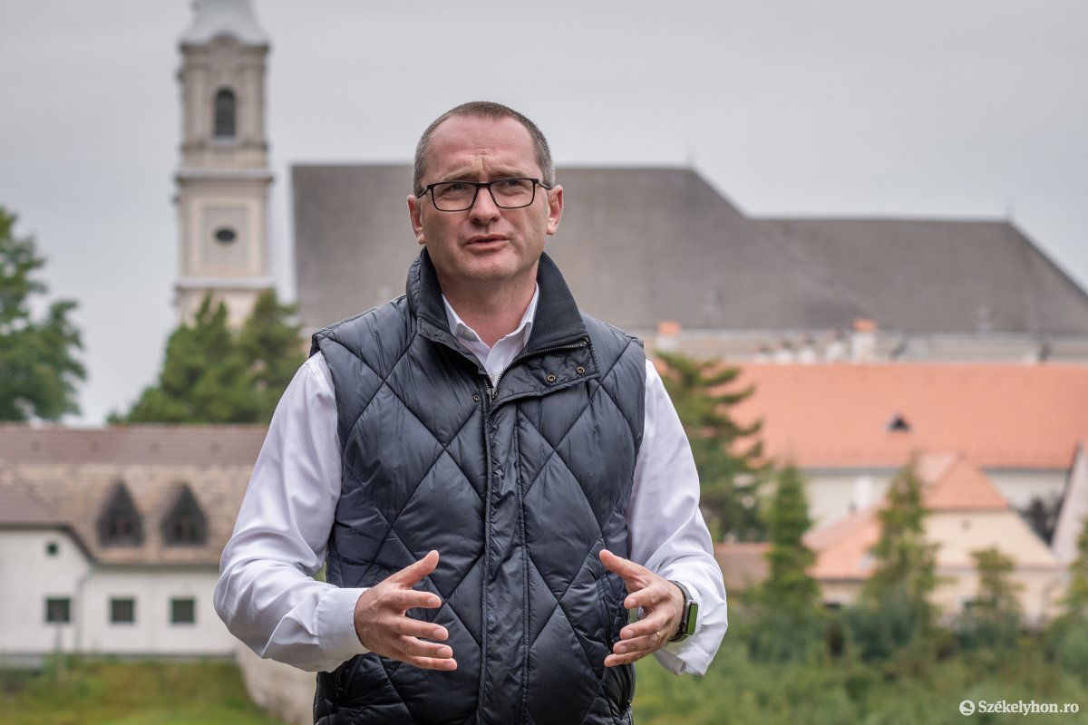 &bullet;  Fotó: Pinti Attila