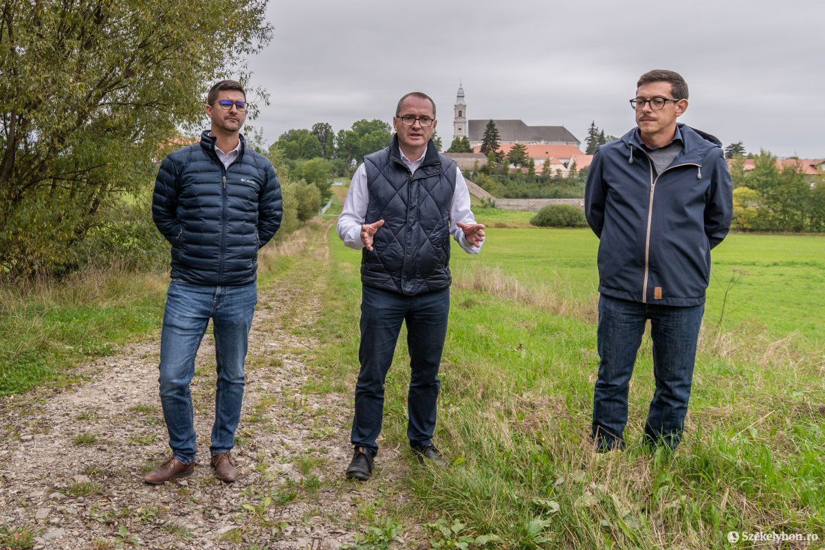 &bullet;  Fotó: Pinti Attila