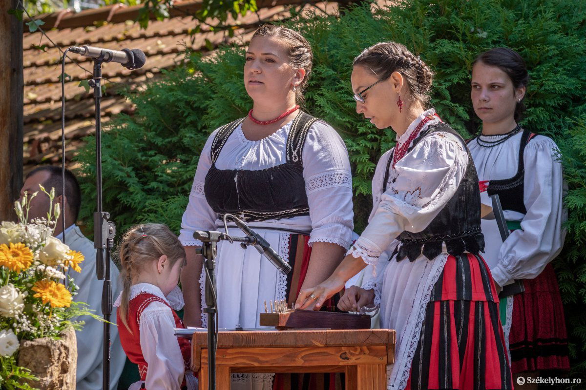 &bullet;  Fotó: Pinti Attila