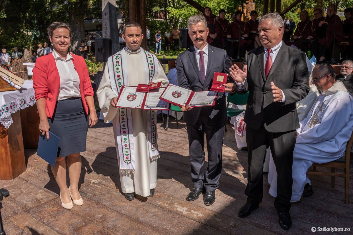 &bullet;  Fotó: Pinti Attila