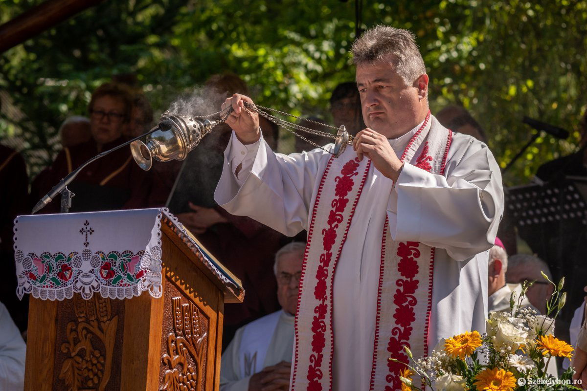 &bullet;  Fotó: Pinti Attila