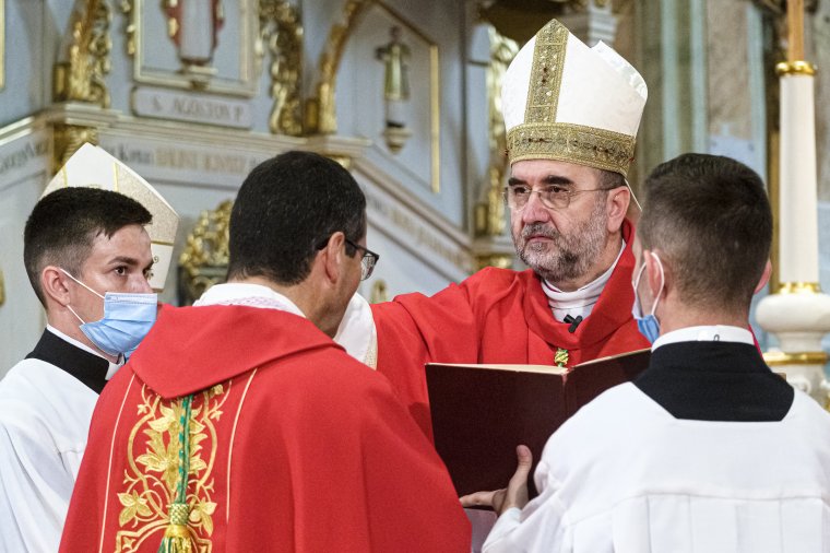 Koronavírussal diagnosztizálták a gyulafehérvári érseket, kórházban kezelik