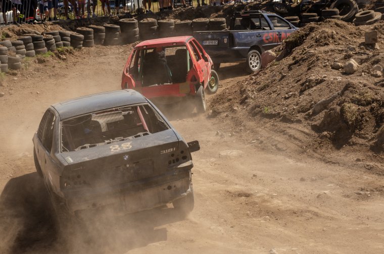 Videón a csíkszentkirályi roncsderbi