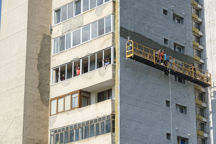 Tovább nő a hőszigetelt tömbházak száma Csíkszeredában