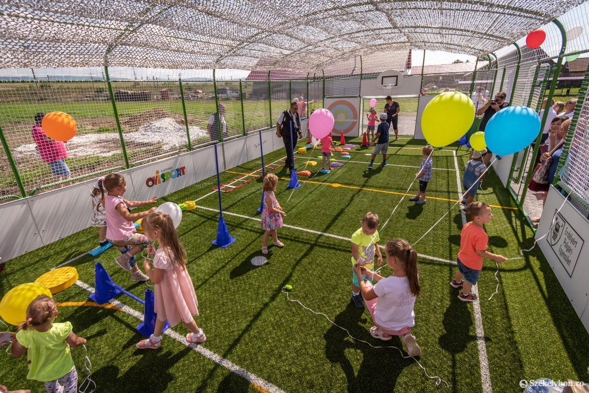 &bullet;  Fotó: Pinti Attila