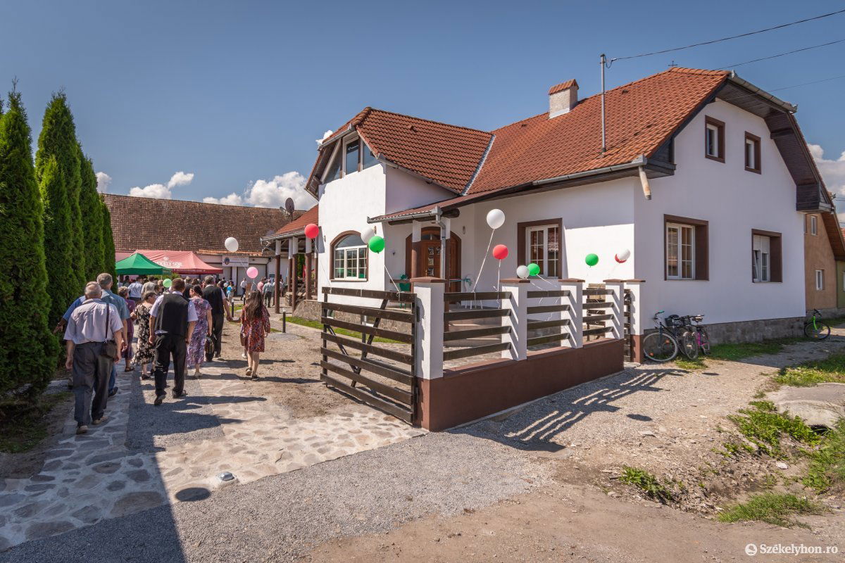 &bullet;  Fotó: Pinti Attila