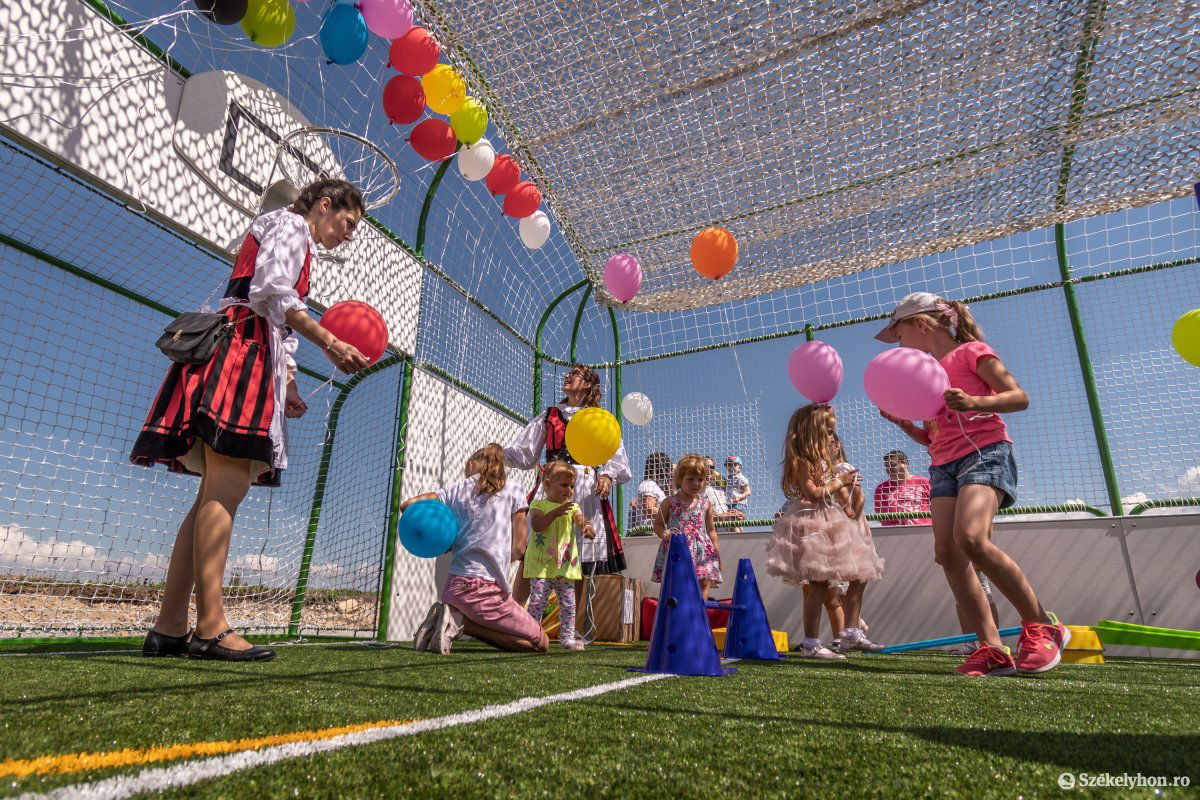 &bullet;  Fotó: Pinti Attila