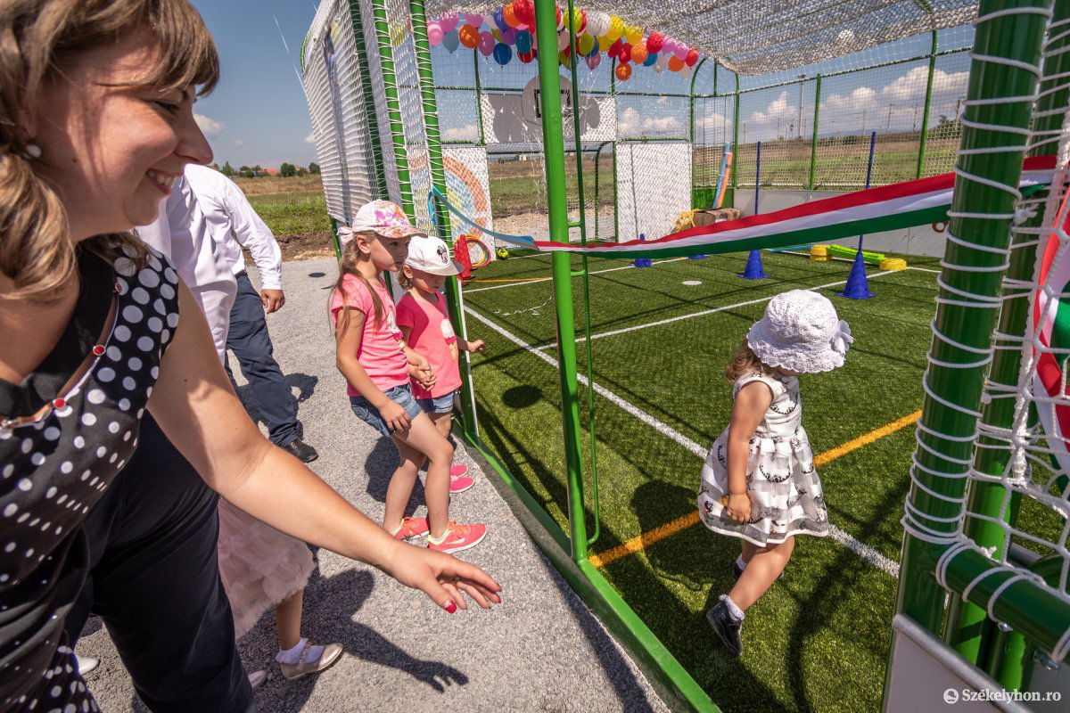 &bullet;  Fotó: Pinti Attila