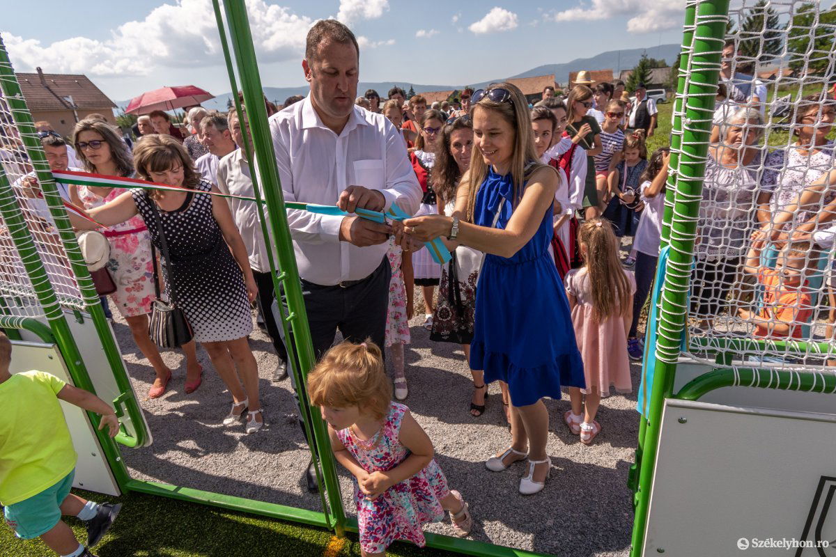 &bullet;  Fotó: Pinti Attila