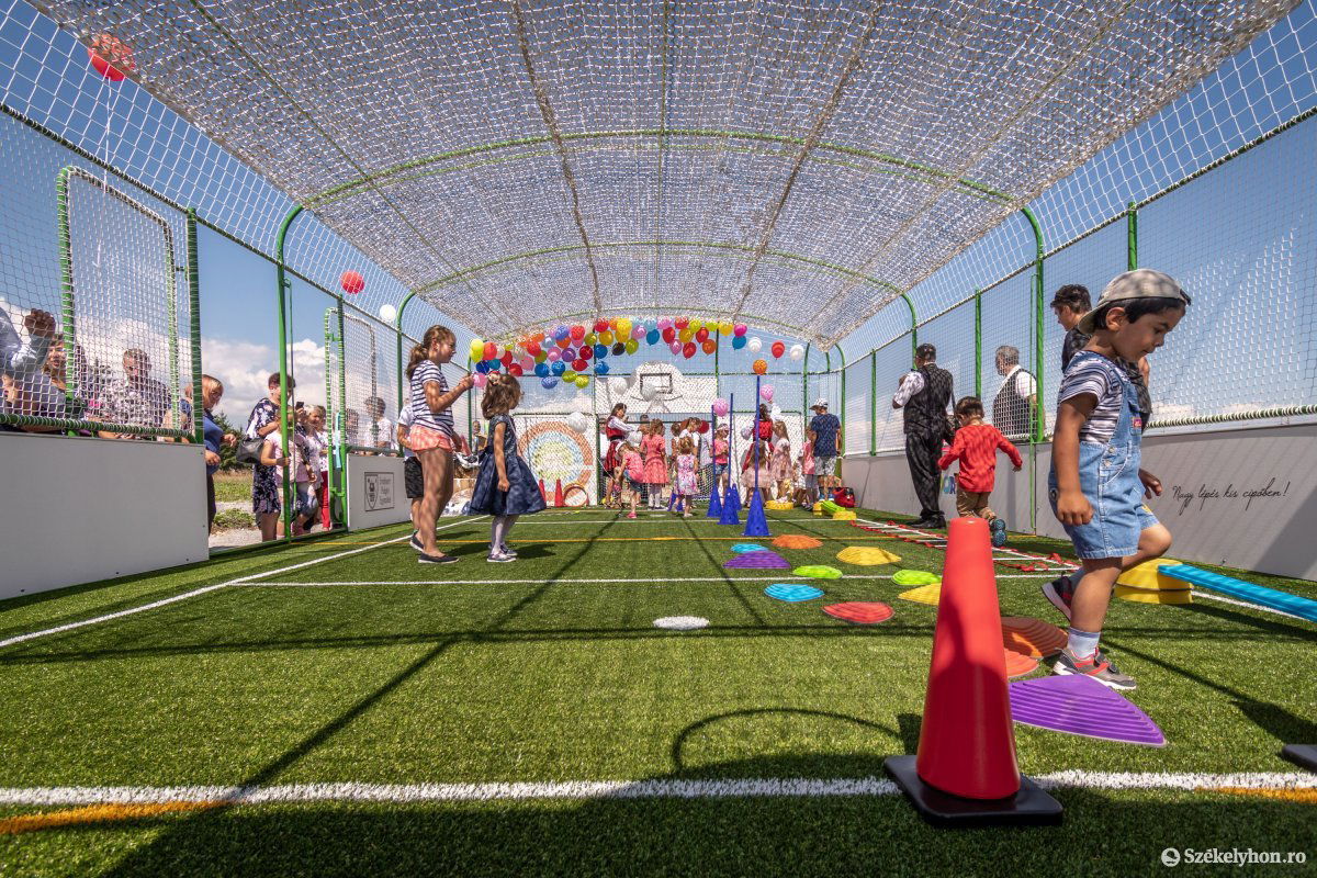 &bullet;  Fotó: Pinti Attila