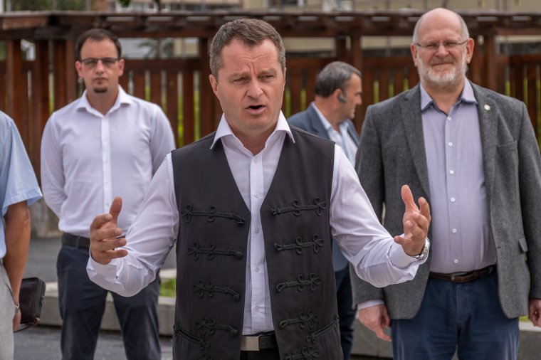 „Csak olyan mély árkokat ástunk, amiket még át lehet ugrani” – Mezei János EMSZ-társelnök az RMDSZ-es megállapodásról