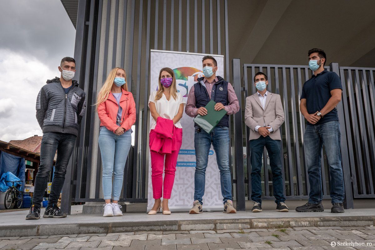 &bullet;  Fotó: Pinti Attila