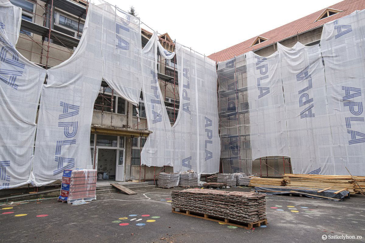 A csíkszeredai tanintézetek jelentős része még építőtelepre hasonlít •  Fotó: Veres Nándor