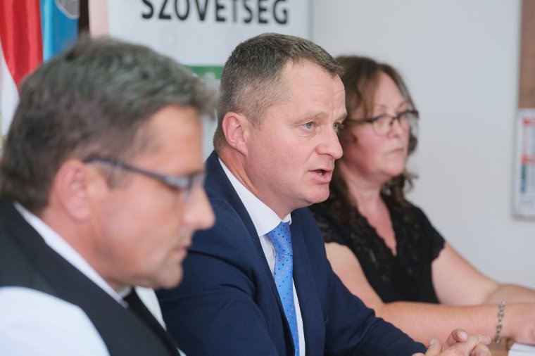 Bemutatta a gyimesfelsőloki és a csíkszentmihályi polgármesterjelöltjeit az Erdélyi Magyar Szövetség