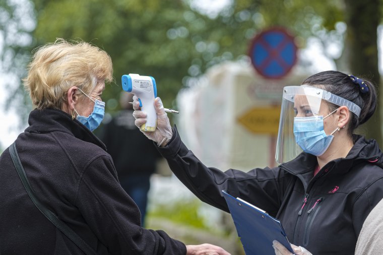 Gyorsul a járvány terjedése, a tesztek közel 15 százaléka lett pozitív