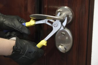 Jobb, ha nem hencegünk álomnyaralásunkkal a Facebookon. Rendőrségi javaslatok a betörések kivédésére