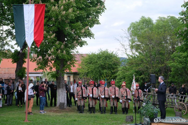 Trianon-megemlékezés a Székelyföldön. A száz éve ránk kényszerített békeparancs a politikában lakmuszpapírként működik •  Fotó: Veres Nándor