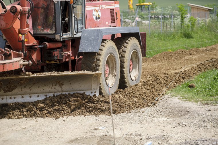 A községi utak 95 százalékát hamarosan aszfaltburkolat borítja Csíkkozmáson