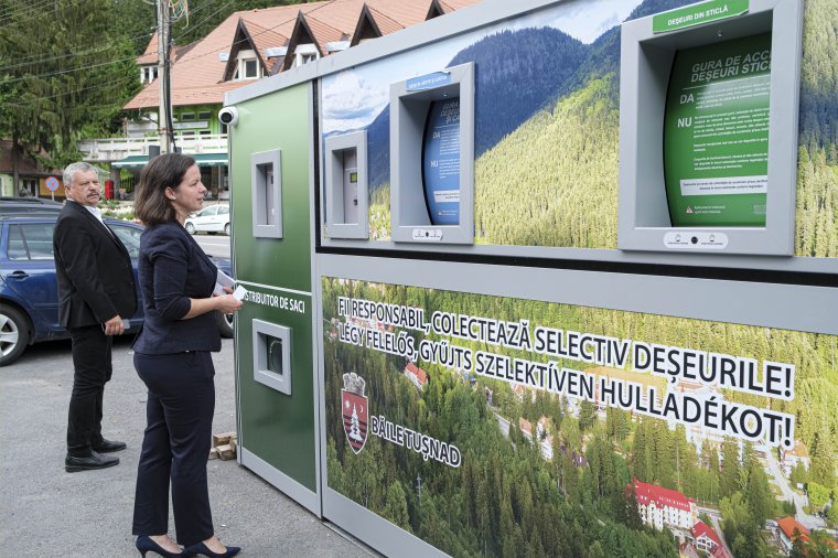 Okos hulladékgyűjtőt használhatnak a tömbházlakók Tusnádfürdőn