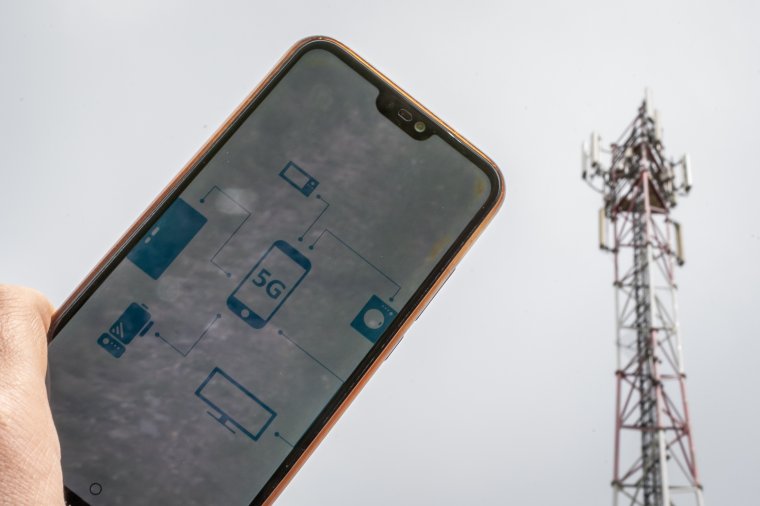 Több száz millió euróért értékesített frekvenciasávokat a román állam 5G-s hálózatok kiépítésére