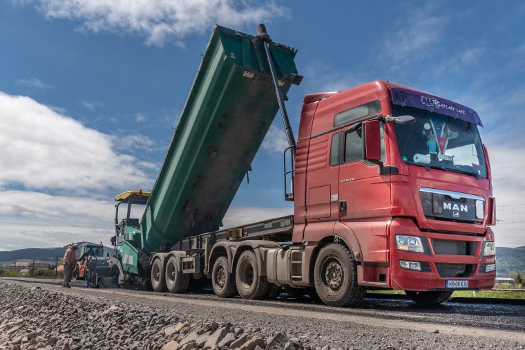 Folytatódó útfelújítások Csíkszeredában