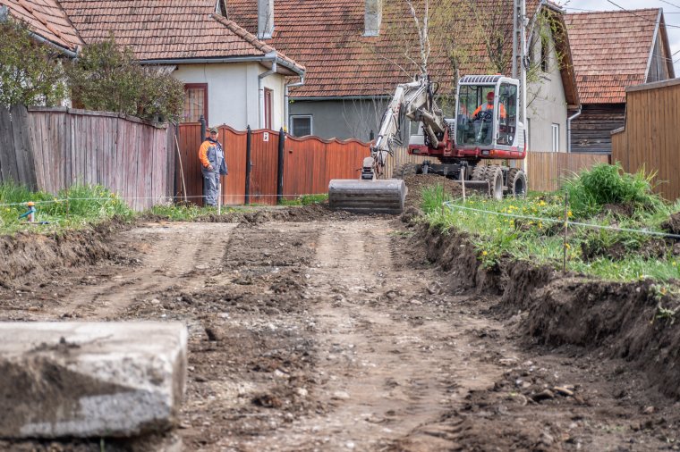 A kis utcákban is aszfaltburkolat lesz