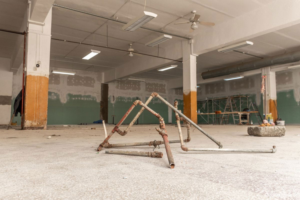 A piaccsarnokban megújul a belső felület és a berendezés •  Fotó: Pinti Attila