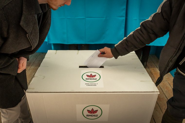 „Ne tekintsenek pecsételőknek!” Petícióban követelnek előválasztást Csíkszeredában