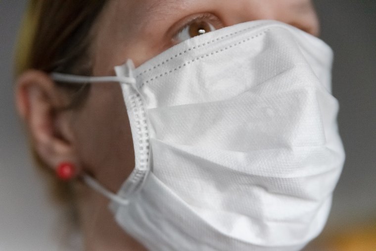 Két lej körül lesz áfa nélkül a lakosságnak szánt védőmaszkok ára