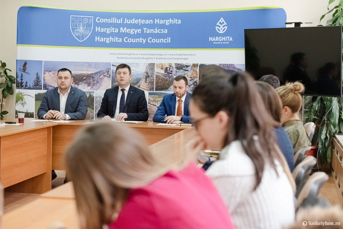 Valószínűleg nem tud döntést hozni az RMDSZ Hargita Megyei Egyeztető Tanácsa, így Kolozsvárnak kell döntenie •  Fotó: Gábos Albin