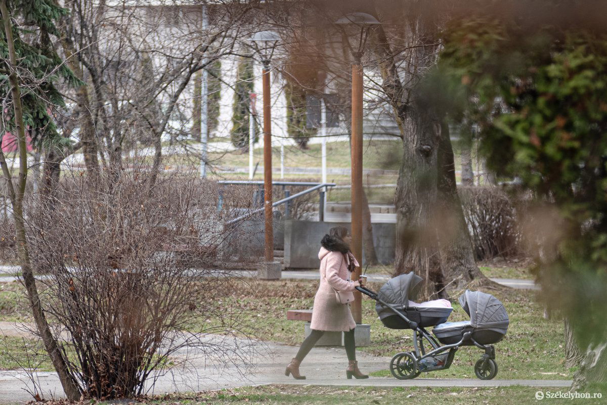 Az új rendelkezések értelmében csak nyomós okkal lehet az utcán tartózkodni. Képünk illusztráció •  Fotó: Gábos Albin