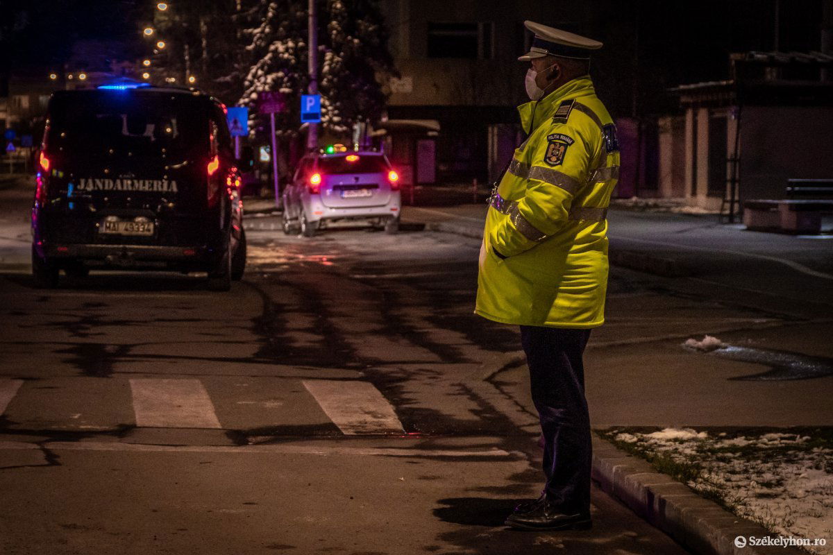 Módosult a megállapodás: nem a rendvédelmi egységek juttatják el a házakhoz a szent fényt. Képünk illusztráció •  Fotó: Pinti Attila