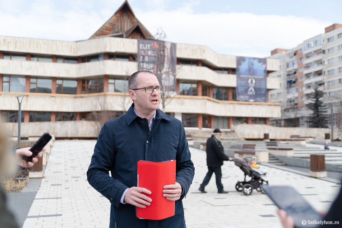 Megvalósításokról, tervekről és kudarcokról beszélt Korodi. Archív &bullet;  Fotó: Gábos Albin