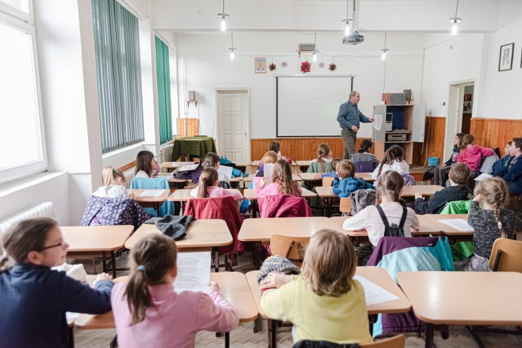 A diákok gyenge vizsgaeredményei miatt a tanterv és az értékelés reformját sürgeti a Koalíció az Oktatásért Szövetség