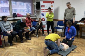 Csíkszeredai pedagógusoknak tanítanak újjáélesztést