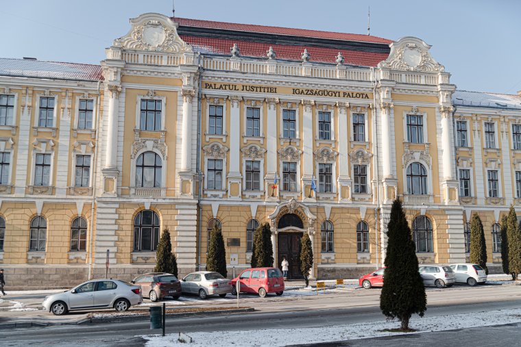 Annyi ideig van távol Borboly védője, hogy a bíróban felmerült, hivatalból rendeljenek ki más ügyvédet