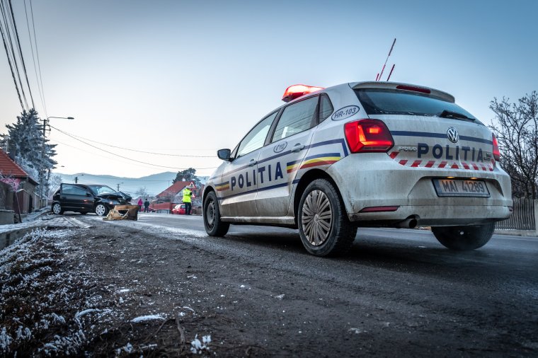 Négy megrongálódott autó, egy sérült járművezető