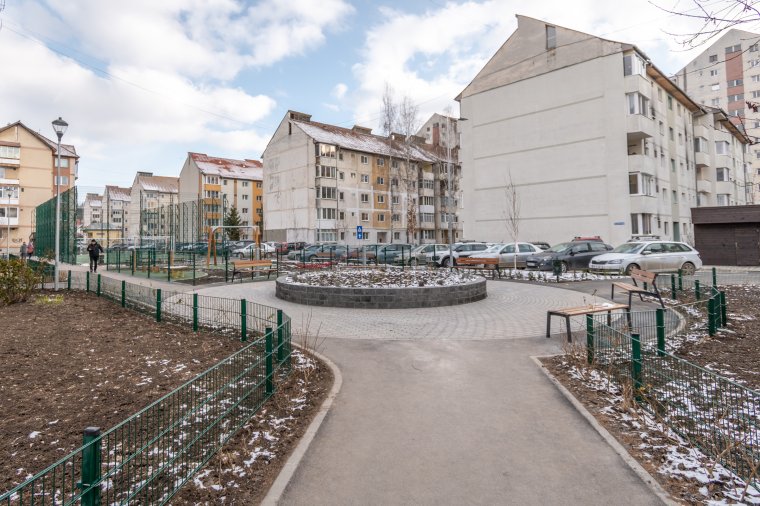 Befejeződtek a központi lakótelep korszerűsítési munkálatai, újabb övezet modernizálása következik