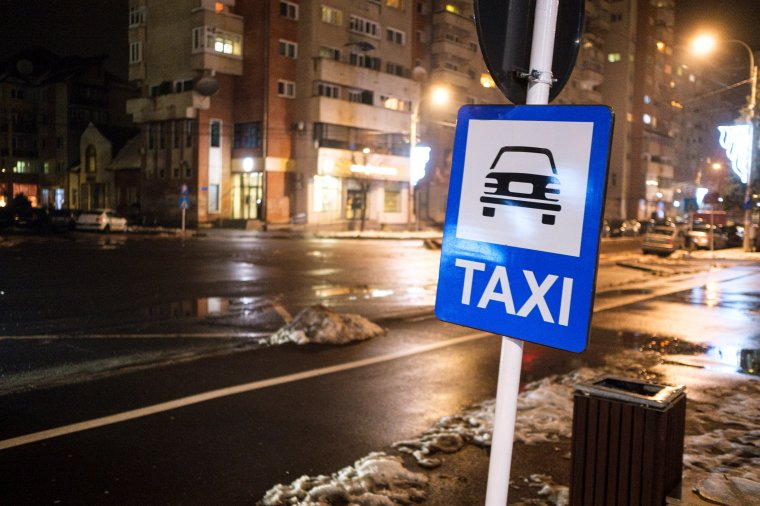 Nappal tele vannak, éjszaka sok esetben üresek a taxiállomások